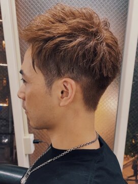 ウェグ 難波(WEG) WEG/難波/道頓堀/ツイストスパイラル/ベージュカラー/刈り上げ