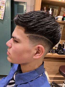 フォーコーナーズ(Four Corners) スキンフェード/バーバー/刈り上げ