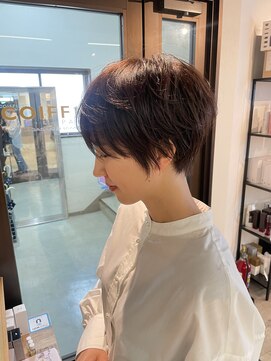 コワファーストナガサキシャンプーボーイ(COIFF1RST NAGASAKI SHAMPOO BOY) 大人可愛い20代30代40代黒髪前下がりショートボブ丸みショート◎