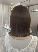 くすみベージュ　透明感カラー　切りっぱなしボブ