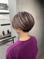 前髪　マルチボブ　ピンクベージュ　インナーグレージュ　ウルフ