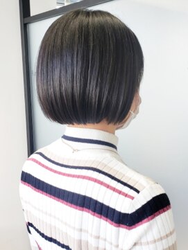 ニヤリ(Neyari) まとまるツヤボブ