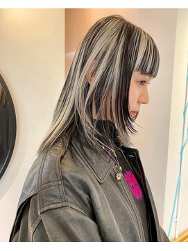ルーム(Loom.) デザインカラーコントラストハイライト切りっぱなしボブ
