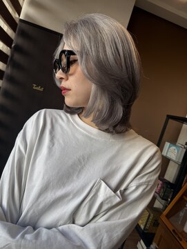 ホワイトベージュ