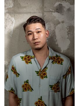 チルチェア 横浜(CHILL CHAIR) 七三サイドパート×スキンフェード <横浜/バーバー/理容室/床屋>