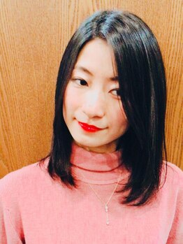 「いかにもストレート！」が苦手な方にもお勧めです！自然でまとまりのあるストレートヘアを提案☆