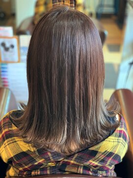 トゥエンティーフォー 泉大津店(24) 外ハネ裾カラー