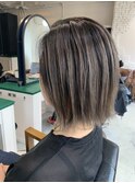 Lien☆大人かわいいナチュラルバレイヤージュ×切りっぱなしボブ