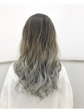 ボンドバイテトテ 三宮元町(BONDbytetote) ホワイトグラデーション