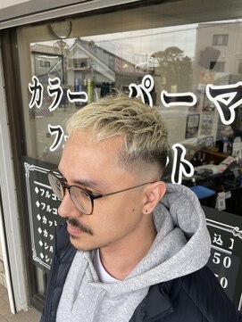 スリーマンズバーバークラブ(THREEMAN'S BARBER CLUB) ハイブリーチ×スキンフェード