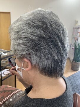 ヘアー グリース(hair GREASE) 短めのパーマ