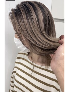 エラ(ELLA) シャドウルーツ