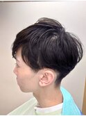 ツーブロックバーバーマッシュ ショート ビジネスマン 学生 黒髪