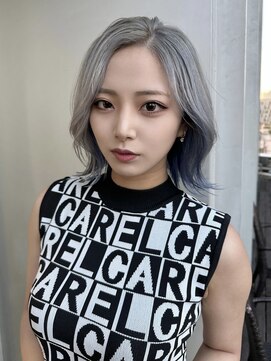 エアー 青山(AIR) 20代30代くびれミディアムインナーカラーハイトーンカラー