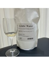 【アシディックウォーター】アルカリ成分を中和してくれてカラーなどをしっかり定着させてくれる