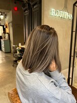 ロジッタ(ROJITHA)&nbsp;【ROJITHA原宿表参道】ぱつっとボブ×バレイヤージュ