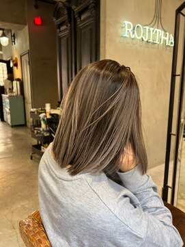 ロジッタ(ROJITHA) 【ROJITHA原宿表参道】ぱつっとボブ×バレイヤージュ