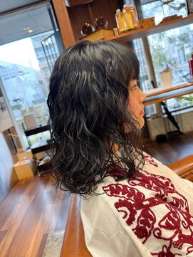 フロー(Flow) ミディアム×スパイラルパーマ【岩本大樹】