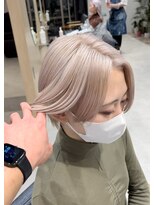 スタン 渋谷(Stam)&nbsp;ホワイトベージュハイトーンショートレイヤーケアブリーチ渋谷駅