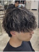 渋谷メンズハイライトカラー緩めスパイラルパーマメッシュカラー