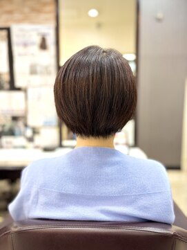 トレセッテ(tre sette) 顔周りと襟足をスッキリ/ショートボブスタイル