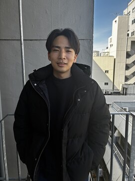 クロム トウキョウ ザ バーバーアルト 神保町店(CHROM TOKYO the Barber ALT) 刈り上げセンターパート