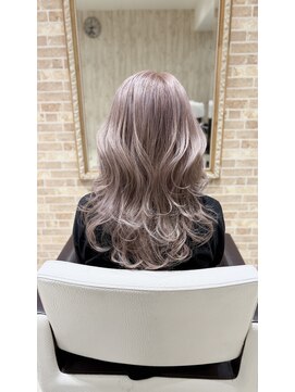ヘアスペース エアリス(Hair space Earth) ブリーチカラーで叶えるハイトーンピンクベージュカラー