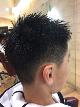 ハーツ(HEARTS)の写真/学生さん必見！小学生中学生カット高校生カット◎理容室美容室併設で理想のスタイルへ☆縮毛矯正も人気♪