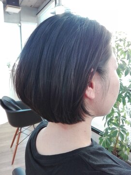 グロウヘアデザイン(grow hair design) 頭の形がキレイに見えるショートボブ