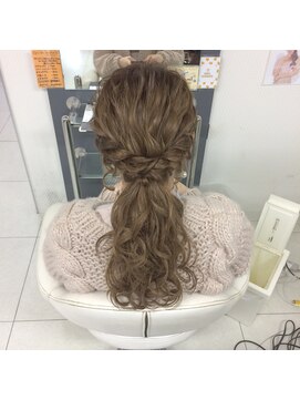 ヘアセット アリエス 新宿駅前店(aries) ローポニー