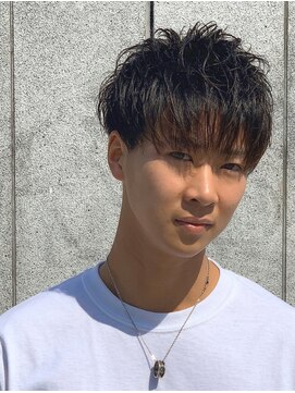 クオンヒール 淀屋橋店(QUON HEAL) スペインカール/スパイキーショート/フェザーパーマ/フェード