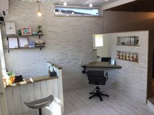 ヘアースタジオココルッチ(hair studio CoCo-Rucchi)の雰囲気（☆白を基調にした落ち着いた店内☆）