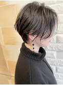 O-tete 暗めグレージュショートヘアスタイル