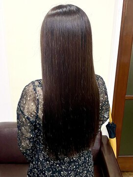 38 ミヤ(MIYA) ダメージによるうねり広がりはトリートメントで髪質改善できる♪