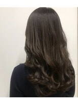 ボンドヘアー(Bond hair)&nbsp;重さを残した“long”Style
