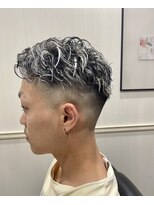 グレイスフル バーバープラチナム 六本木店(Graceful Barber platinum)&nbsp;極道パーマ＋メッシュ