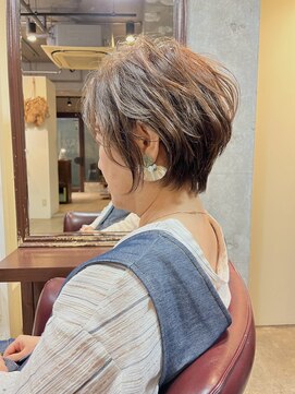キー(kｅｙ) 頭の形が綺麗に見える大人なショートヘア