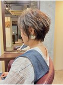 頭の形が綺麗に見える大人なショートヘア