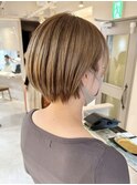 ショートボブミルクティーベージュブリーチダブルカラー横浜西口