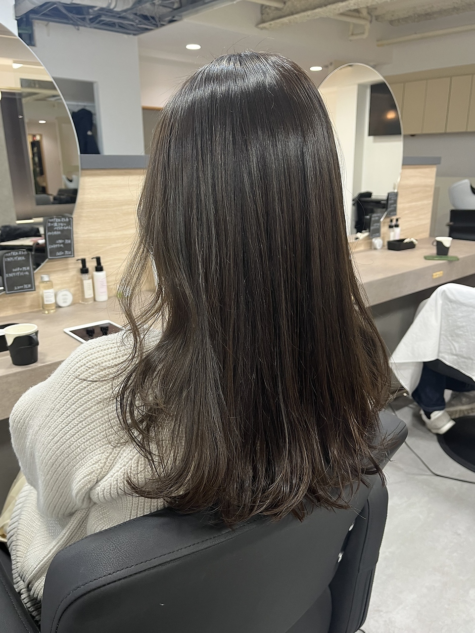 ユーリ(juli) ロング×ダークカラー