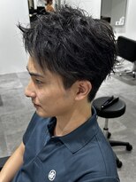 ヒュイル バイ ニアウ(Hwyl by Niau) メンズマッシュパーマニュアンスパーマスパイラルパーマ刈り上げ