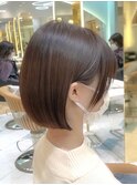 大人かわいいワンレン耳かけ内巻きボブ