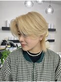 センターパート ブロンドヘア