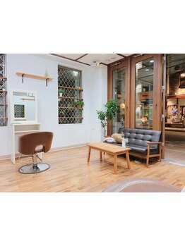 お子様同伴OK！恵比寿駅から徒歩5分の広々サロンで癒しの時間をお過ごしください☆