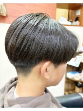 センターパートカット