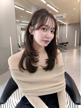 リリー(Lilley) 羽エクステ/ナチュラル縮毛矯正/韓国ヘア/レイヤーカット