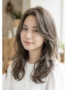セルンティーヘアー(CERNE tie hair) ミディアムレイヤー