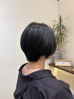 ウミト(Umito)&nbsp;黒髪×丸みグラデーションボブ