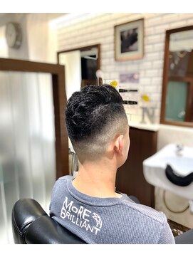 エヌドットバーバー ギンザ(N.BARBER GINZA) フェード/バーバースタイル/七三分け