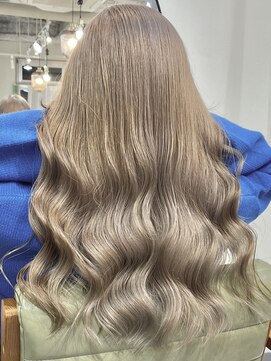 ラヴィエール(LAVIERE by R-EVOLUT) ハイライト/ケアブリーチ/レイヤーカット/髪質改善【柏/柏駅】